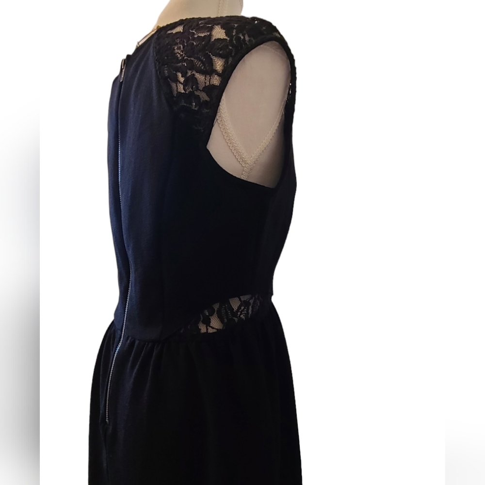 Dress - Picture 4 of 9